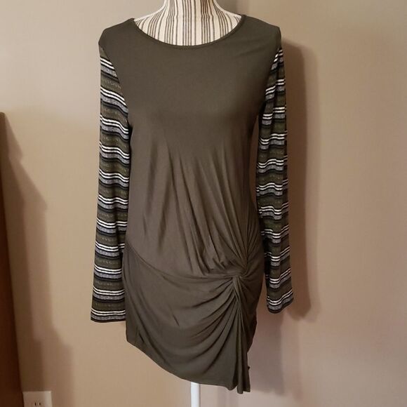 HUNTER Green tunic  - Picture 1 of 6